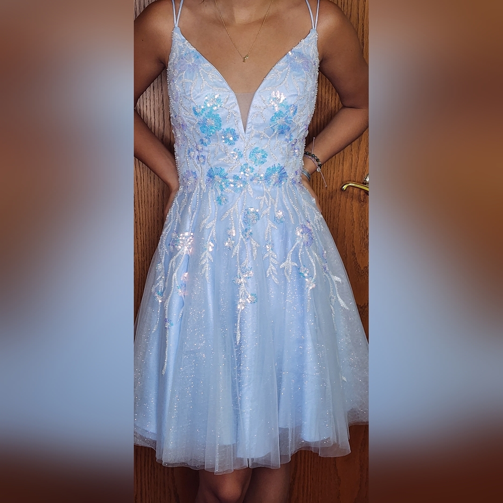 Elegant Light Blue Floral Short Dress